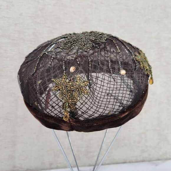 50s Tambour Embroidery Beaded Women's Hat Facinator Pillbox Mesh - Picture 1 of 16